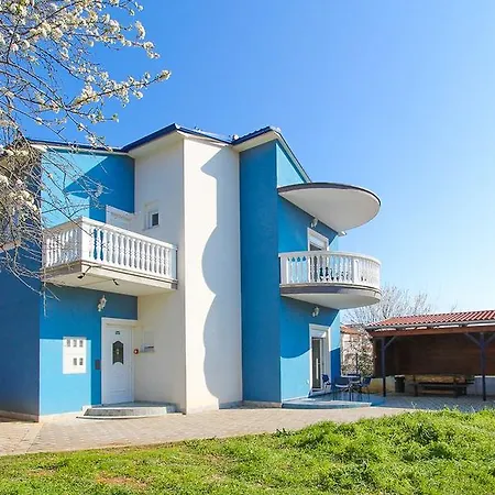 Casa Flora Апартаменты *